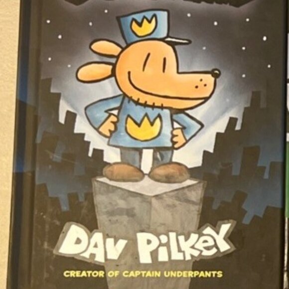 Lot of 2 Graphic Novel Comic Books : Dog Man, Lord of the Fleas by Dav Pilkey - Picture 3 of 5